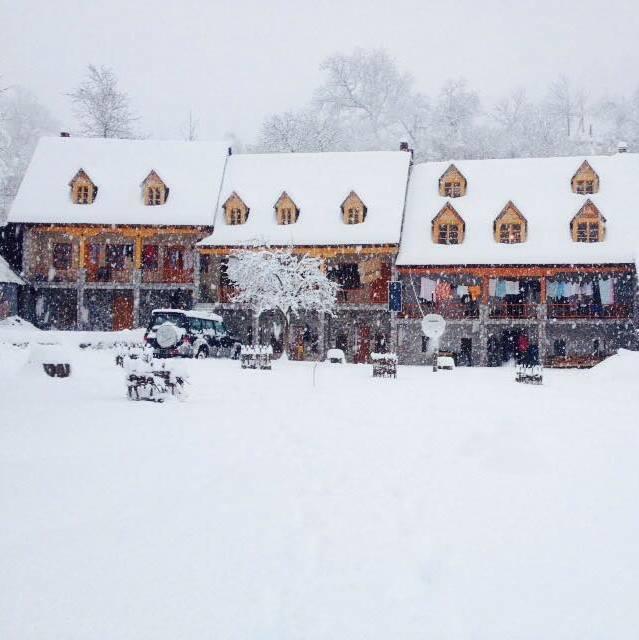 Bujtina Harusha Hotel Theth Exterior photo